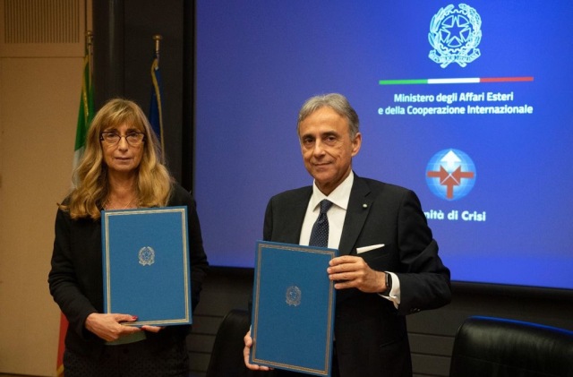 MINISTERO ESTERI. Firma protocollo tra Maeci e Ufficio del Commissario Straordinario del Governo per le Persone Scomparse MINISTERO ESTERI. Firma protocollo tra Maeci e Ufficio del Commissario Straordinario del Governo per le Persone Scomparse