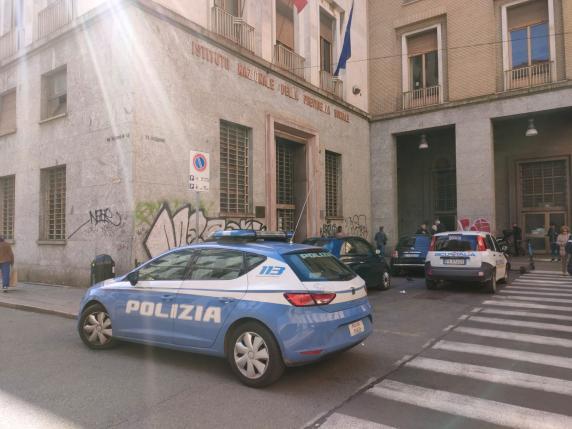Disoccupato non riceve la Naspi: sfonda la vetrata dell’Inps Disoccupato non riceve la Naspi: sfonda la vetrata dell’Inps